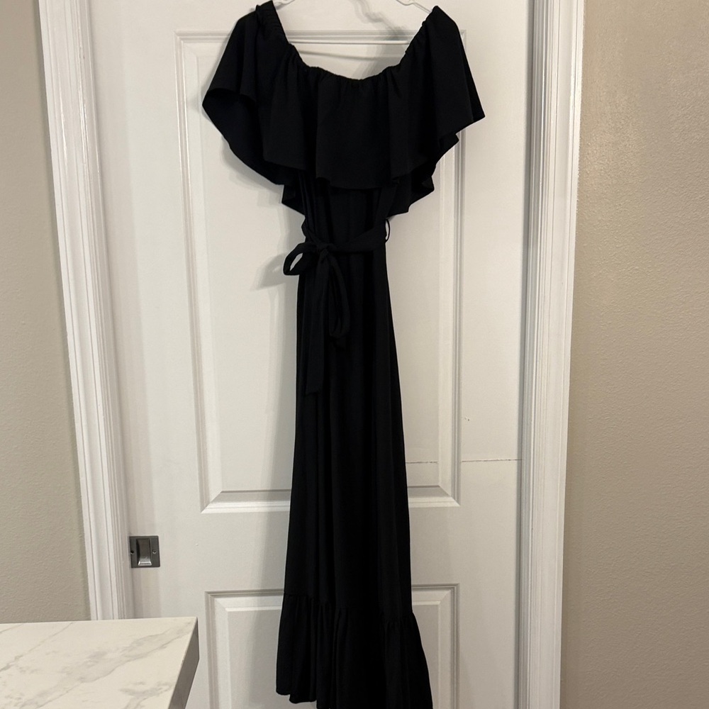 Black Off-Shoulder Ruffle Maxi Dress